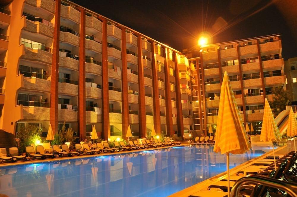 Club Tess Hotel 코나키 외부 사진