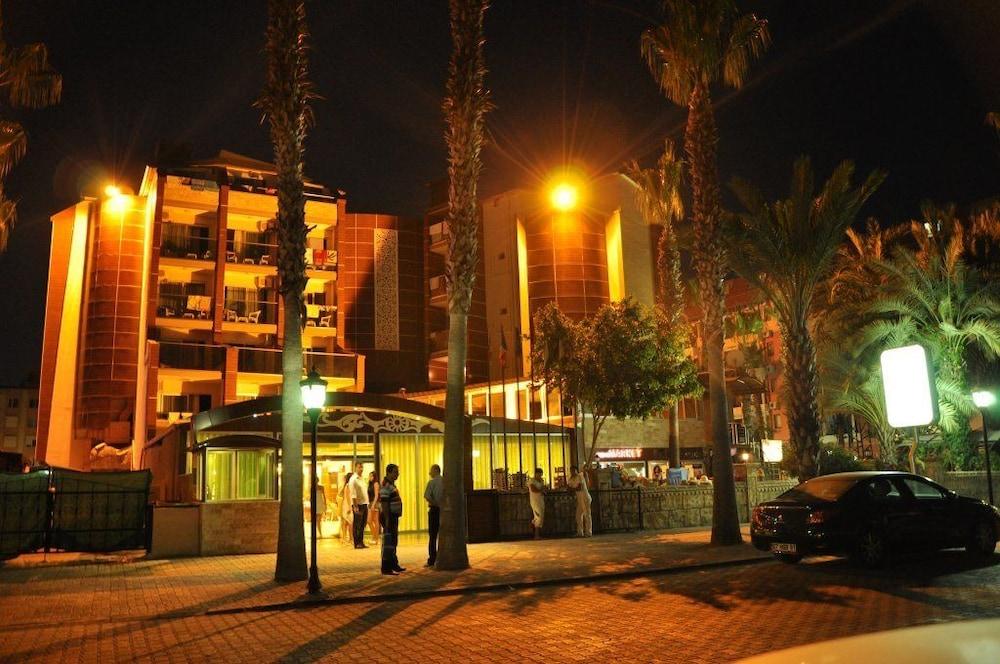Club Tess Hotel 코나키 외부 사진