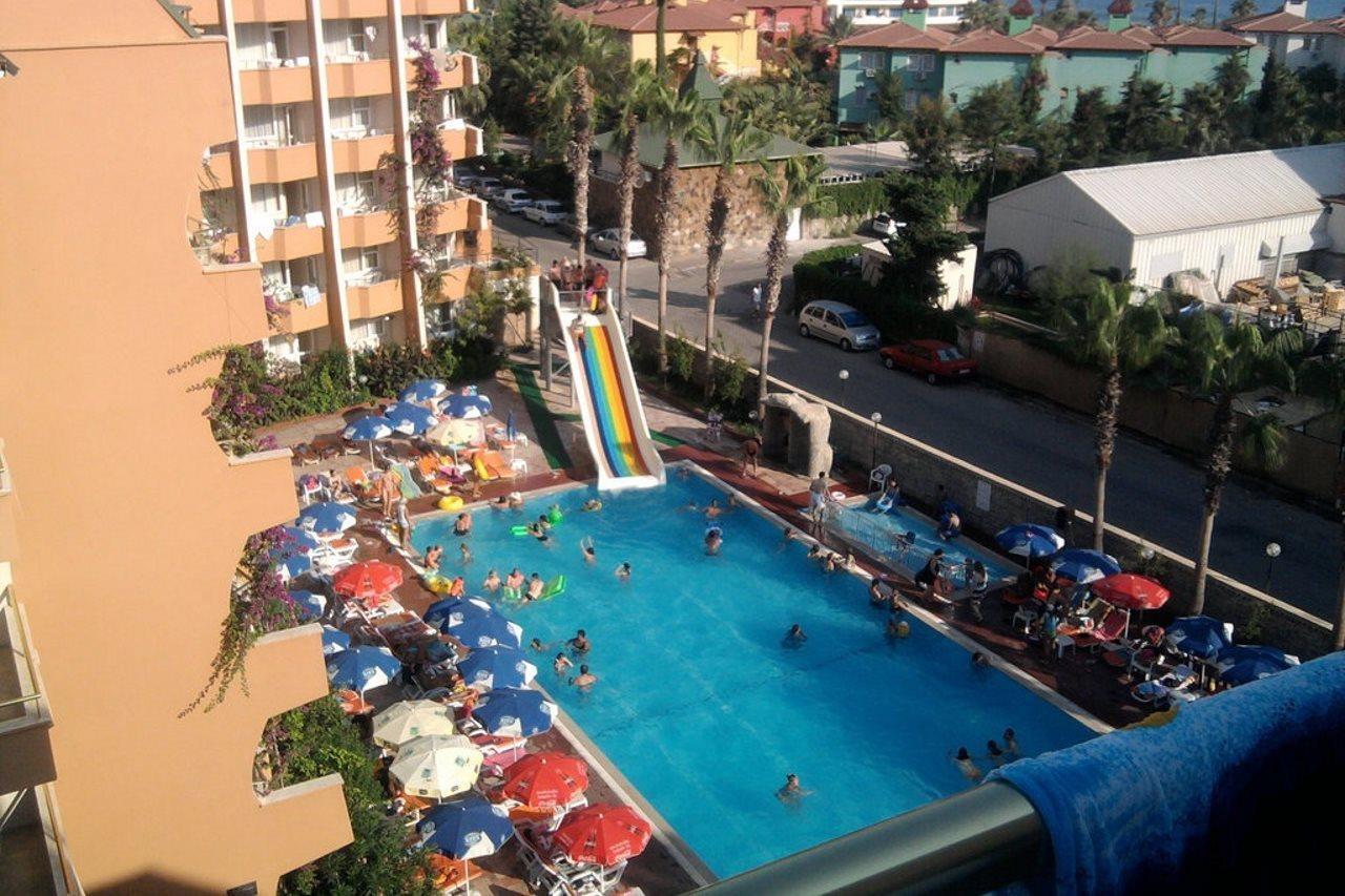 Club Tess Hotel 코나키 외부 사진