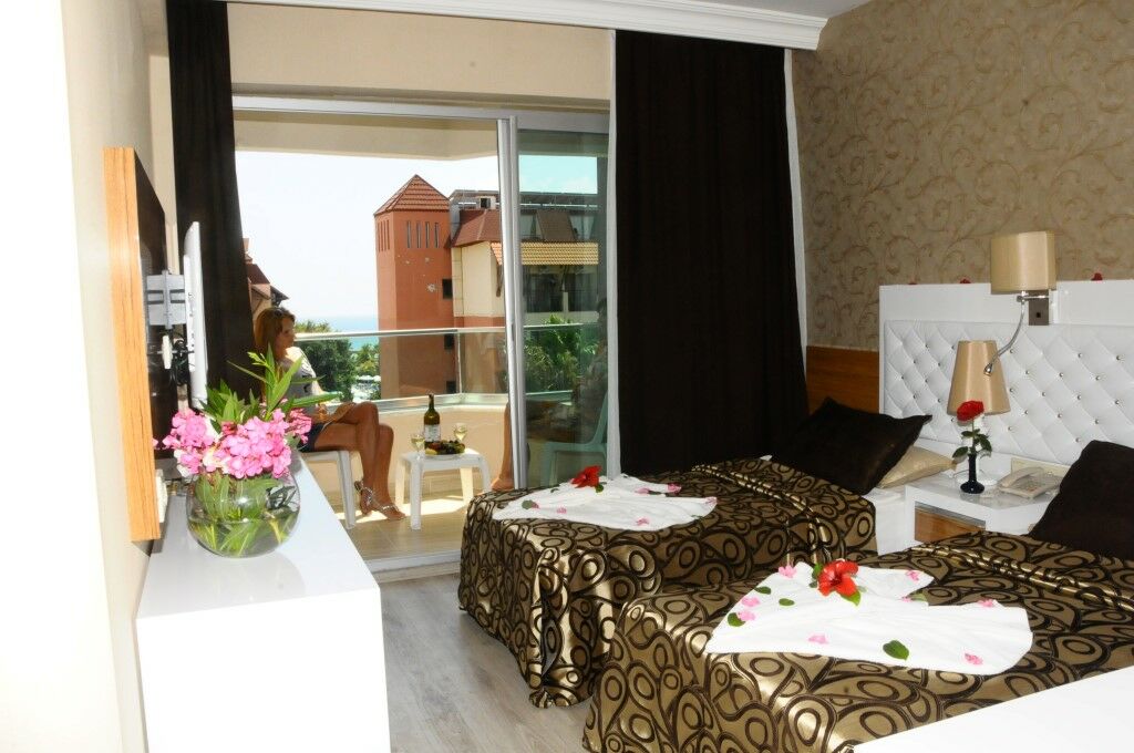 Club Tess Hotel 코나키 외부 사진