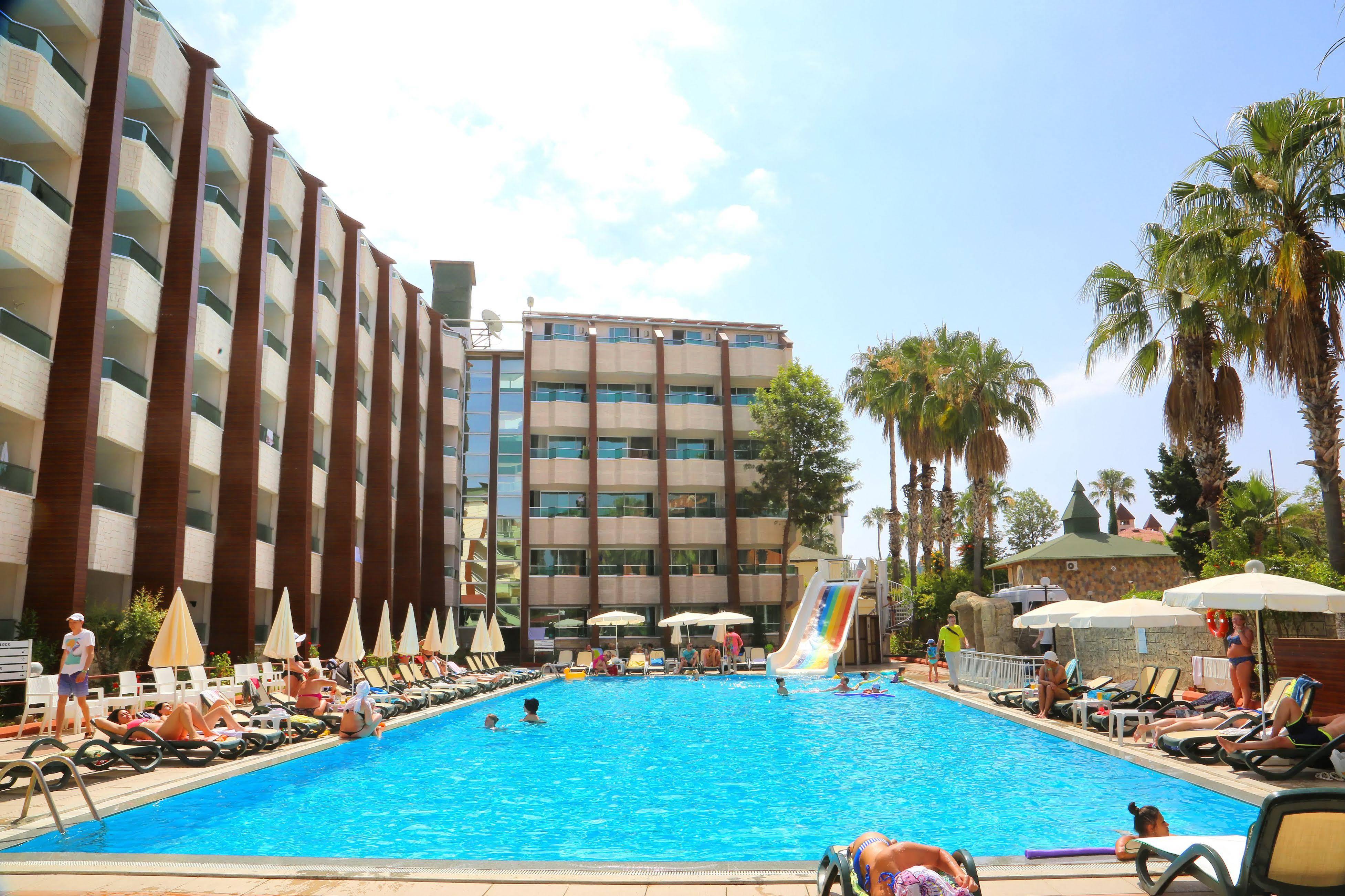Club Tess Hotel 코나키 외부 사진