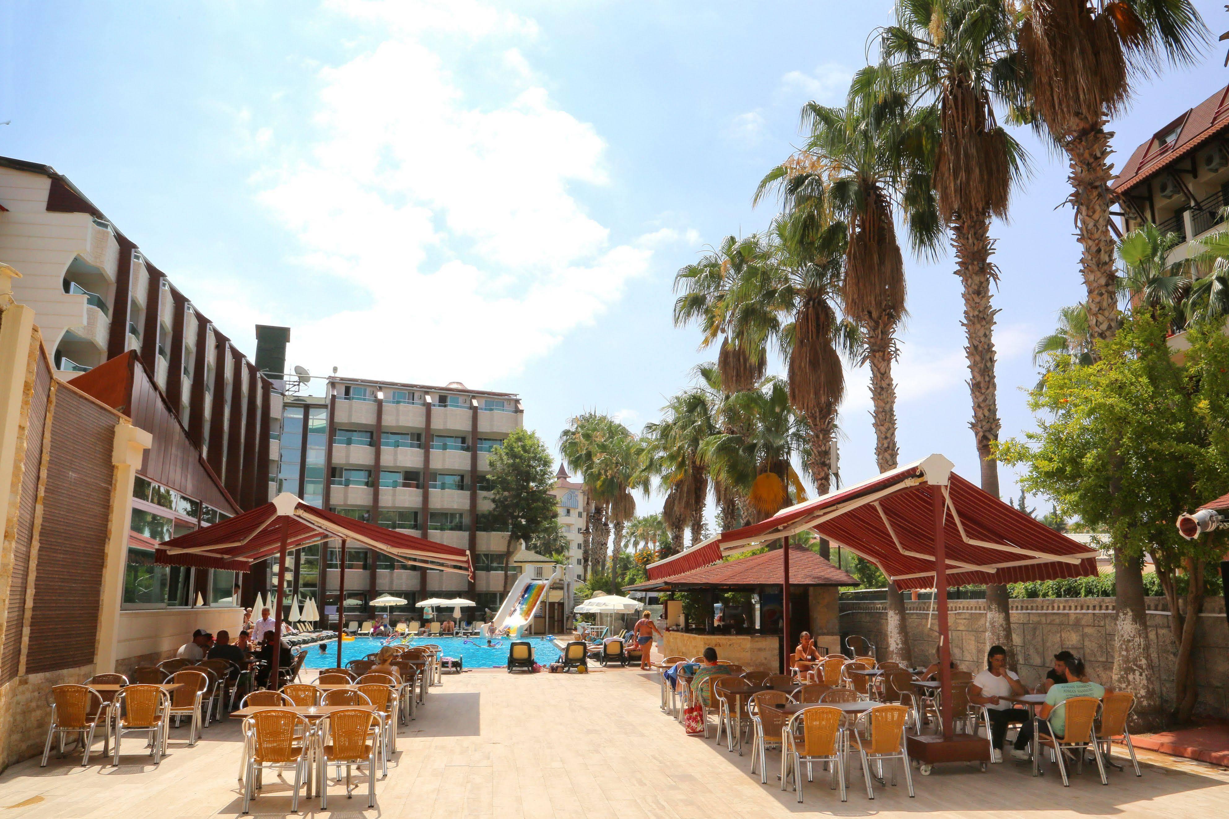 Club Tess Hotel 코나키 외부 사진